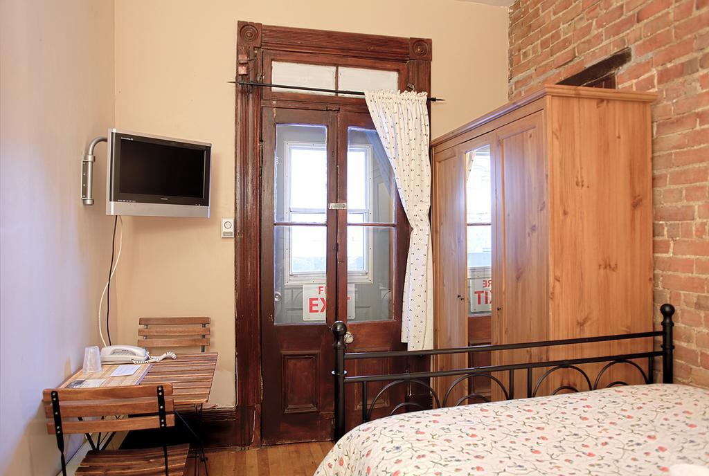 Gite University Bed And Breakfast Монреаль Номер фото