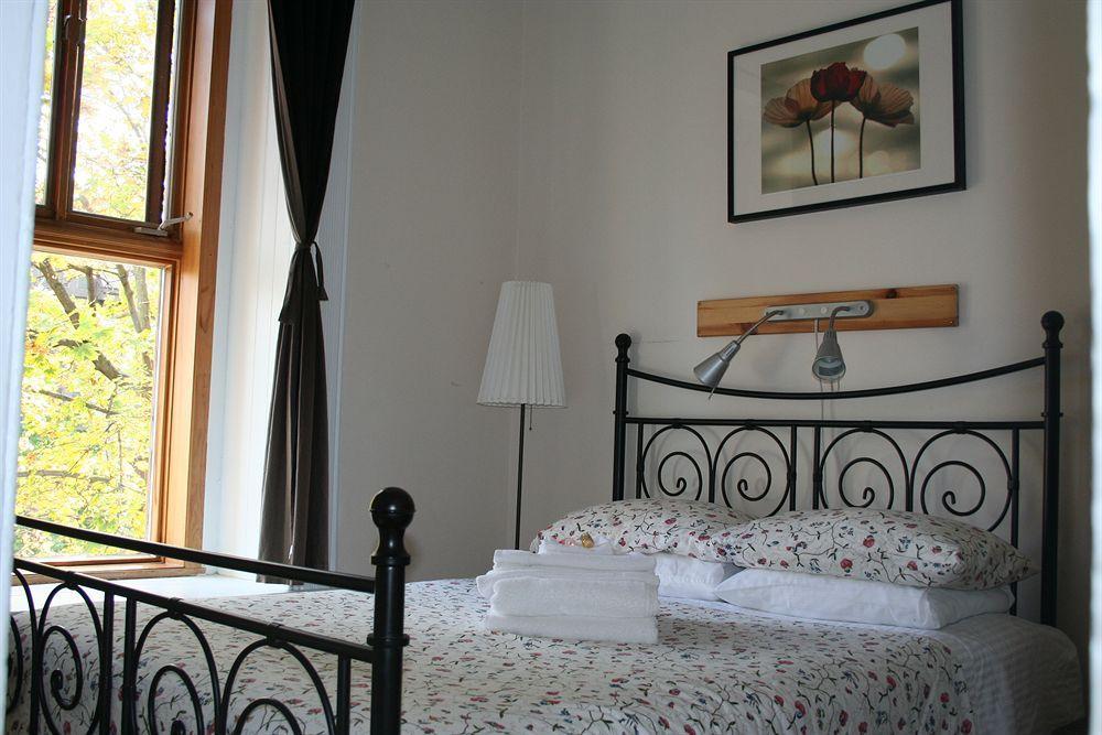 Gite University Bed And Breakfast Монреаль Экстерьер фото