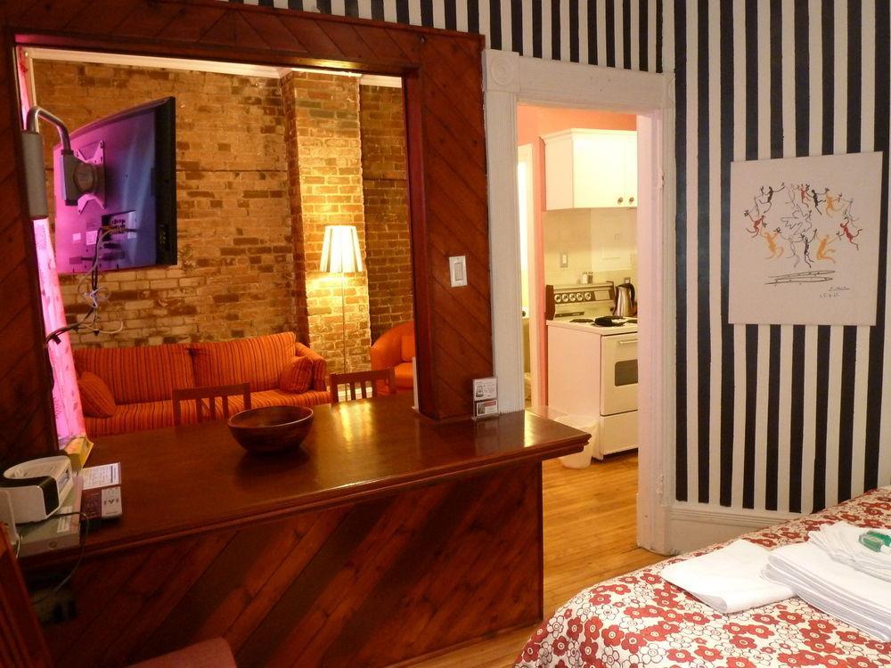 Gite University Bed And Breakfast Монреаль Экстерьер фото